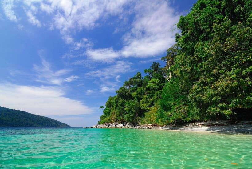 Koh Lipe: 5 Island Snorkeling Trip by Longtail Boat w/ Lunch - Lunch and beach time on Koh Rawi