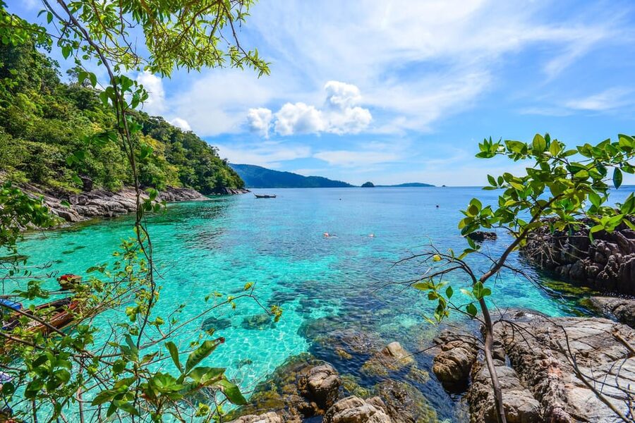 Koh Lipe: 7 Island Snorkeling Trip by Longtail Boat w/ Lunch - Koh Hin Ngam’s Black-Stone Shore