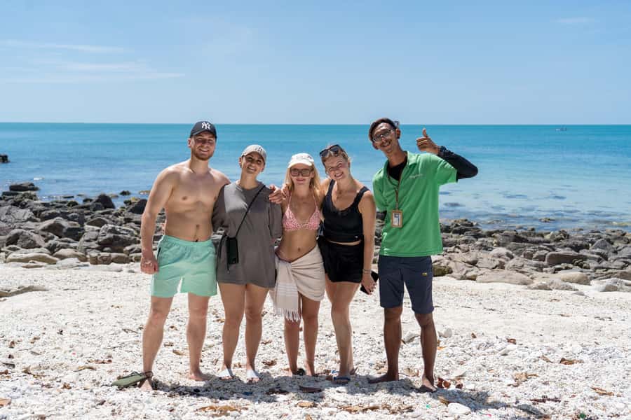 Koh Samui: Island Hopping Adventure in Coral and Pig Island - Timing, weather, and comfort