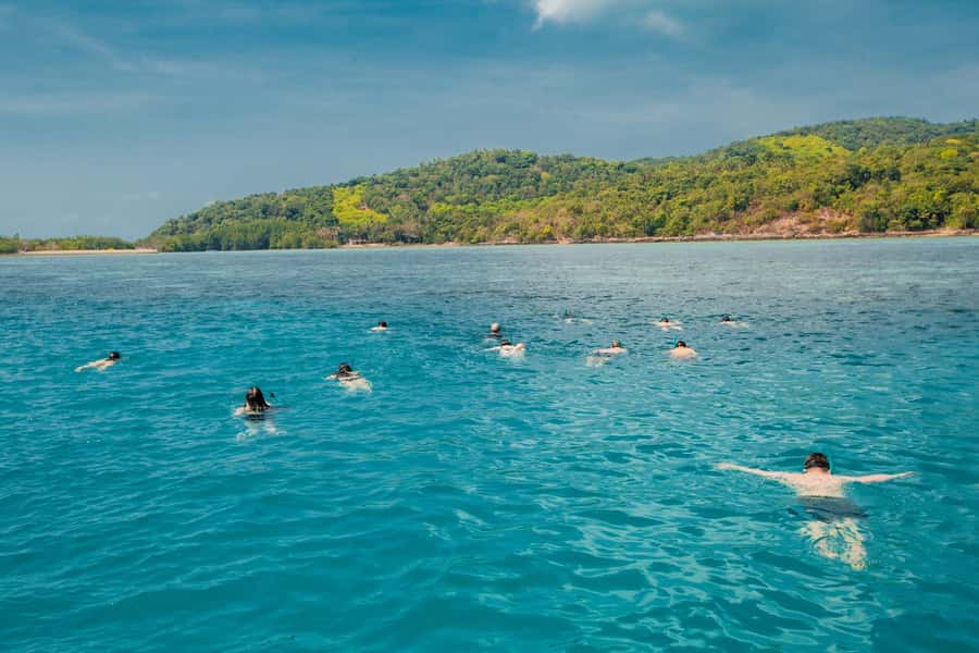 Koh Samui: Pig Island & Koh Tan Speedboat Tour with Lunch - Koh Tan: 45 minutes of snorkeling and sea views