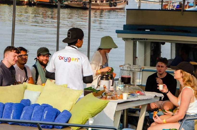 Koh Tao: First Light Snorkel Adventure with Oxygen Tours - Ao Leuk and the fish in the shallows