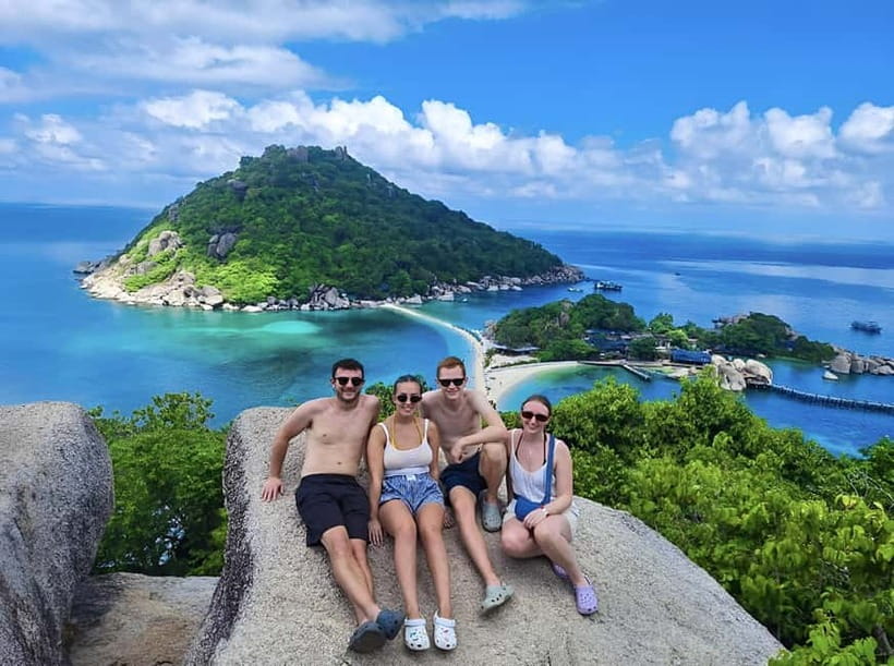 Koh Tao: Snorkeling Trip to Nang Yuan Island & Hidden Bays - Ao Hin Wong and schools of yellow-striped fish