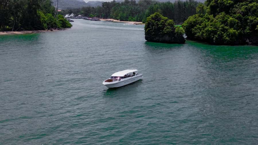 Krabi: 4 Islands Day Tour by Speedboat or Longtail Boat - Chicken Island and the snorkeling stop