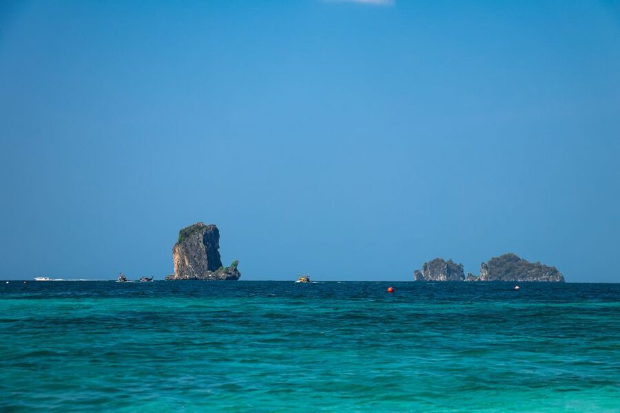 Krabi: 4 Islands Day Tour by Speedboat or Longtail Boat - Koh Poda and lunch beside clear water