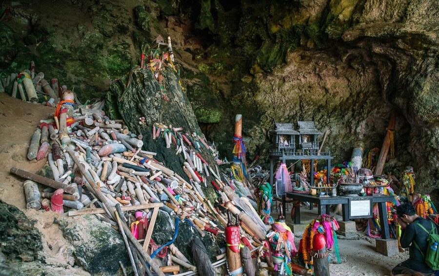 Krabi: 4 Islands & Krabi's Separated Sea Longtail Boat Tour - Snorkeling, boat comfort, and group size