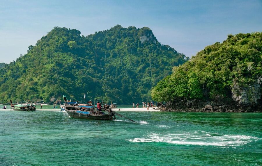 Krabi: 4 Islands & Krabi's Separated Sea Longtail Boat Tour - Timing, crowds, and the return to Ao Nang