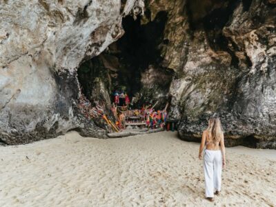 4 Islands Tour by Longtail Boat & Thai Buffet Lunch