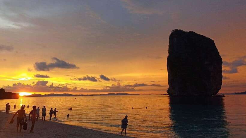 Krabi: 7 Islands Sunset Tour & BBQ & Bioluminescent Plankton - Yawasam and Tang Ming bring the best daytime action