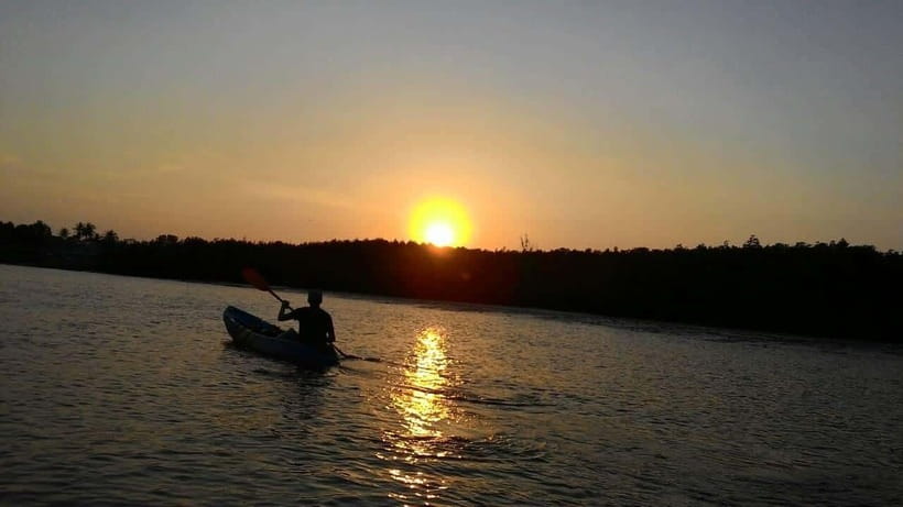 Krabi: Ao Thalane Sunset Kayak adventure (group of 10 max) - Getting ready at Ao Thalane