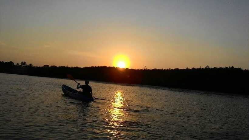 Krabi: Ao Thalane Sunset Kayak adventure (group of 10 max) - Limestone cliffs, canyon walls, and the lagoon