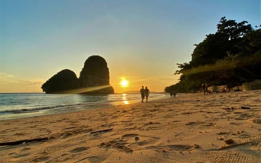 Krabi: Bioluminescent Plankton, Snorkeling & Sunset Tour - How crowded is this supposed crowd-free tour?