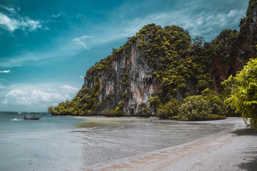 Krabi: Hong Island & Ko Pak Bia Tour with Sunset Dinner - Who will enjoy this Krabi boat trip most