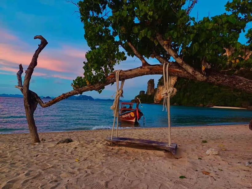 Krabi: Hong Island & Ko Pak Bia Tour with Sunset Dinner - Hong Island gives you the full postcard scene