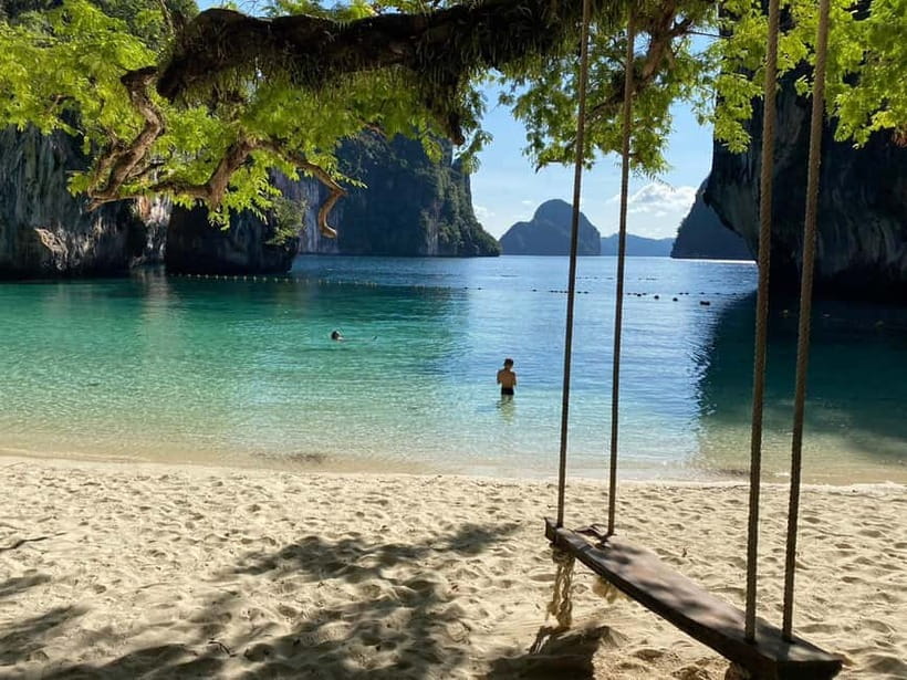 Krabi: Hong Island Sunset and BBQ Dinner Tour - Guides, service, and the small-group advantage