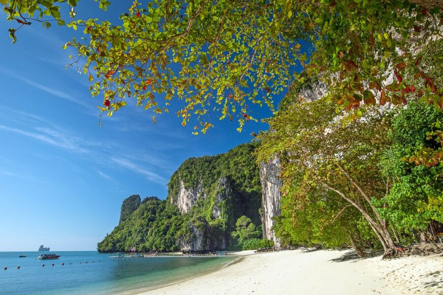 Krabi: Hong Islands Snorkeling with Lunch by Longtail Boat - Hong Island Bay, snorkeling, and the giant red rock