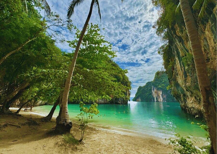 Krabi: Hong Islands Sunset, Bioluminescent Plankton and BBQ - Ko Pak Bia brings together swimming, food, and sunset