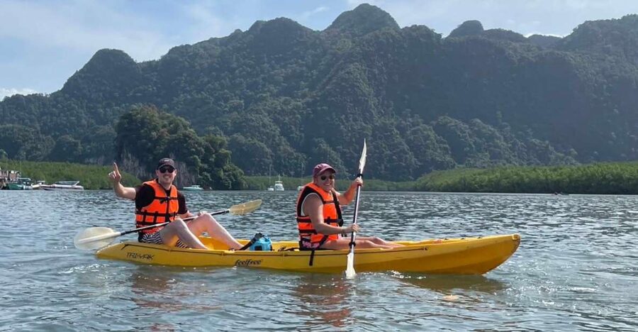 Krabi kayaking Ao thalane - Leaving Ao Nang for a quieter bay