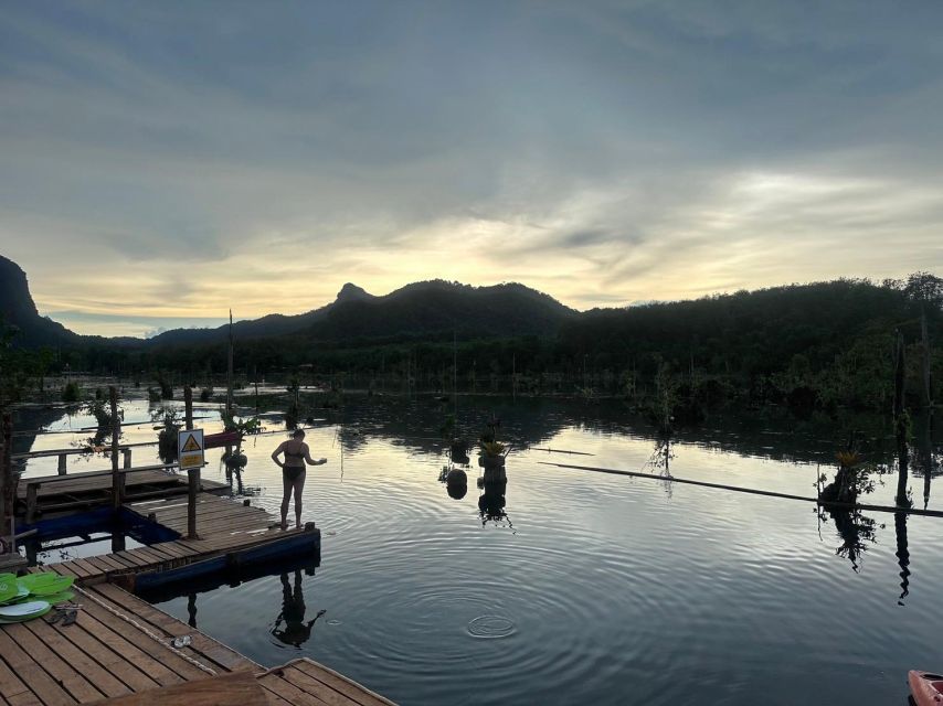 Krabi: Klong Root Kayaking Viewpoint,Fish Feeding and more - Fish feeding, fruit, and a slower pause
