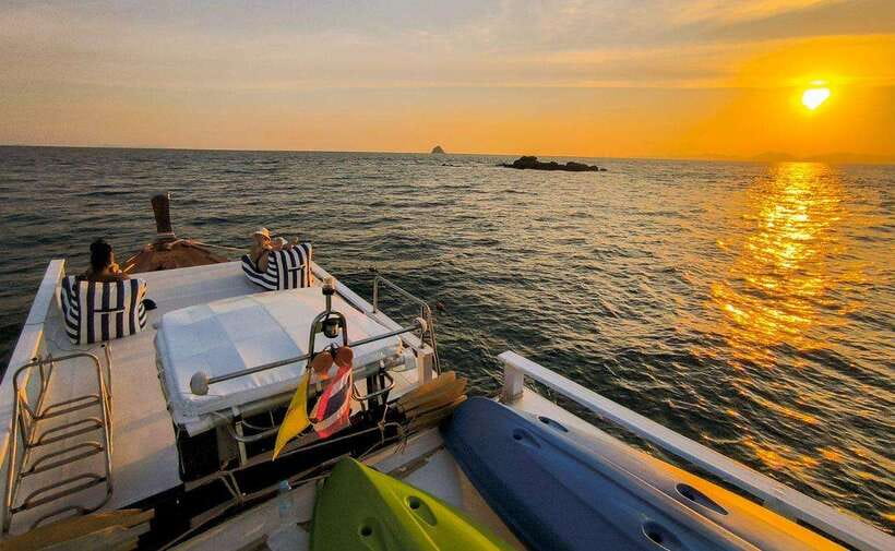 Krabi: Koh Hong Small Group Tour by Luxury Longtail Boat - Hong Lagoon: beautiful, but ruled by the tide