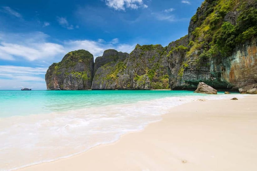Krabi: One Day Phi Phi Island by speed boat ( Join ) - Pileh Lagoon: the best setting for a swim