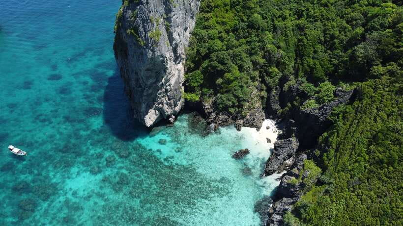 Krabi: Phi Phi Islands Speedboat Tour with Buffet Lunch - Loh Samah Bay and the walk to Maya Bay
