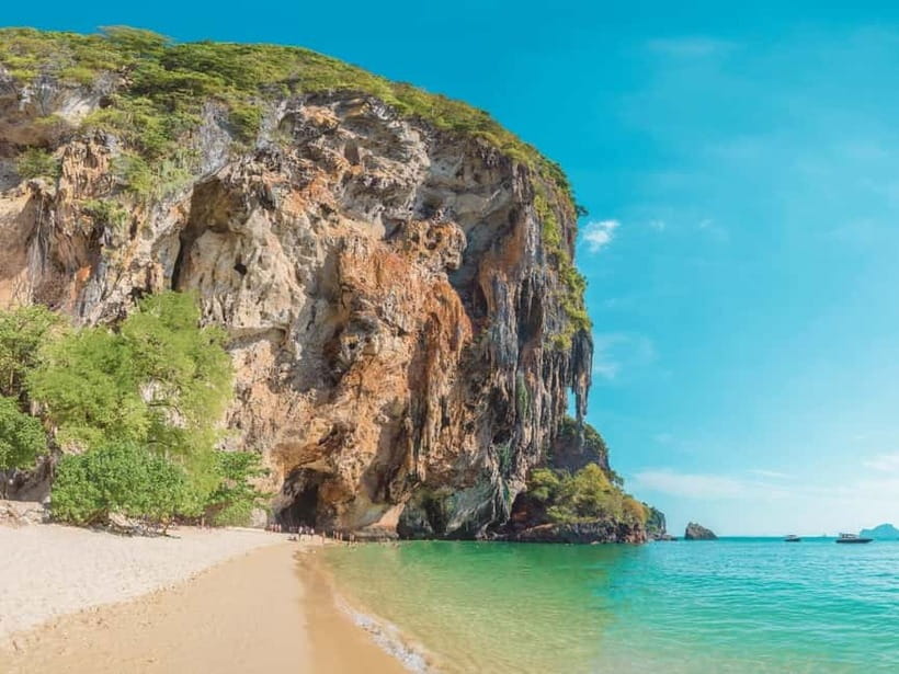 Krabi: Railay Phra Nang & Diamond Cave Sunset Plankton Tour - The boat ride through Phai Plong Bay