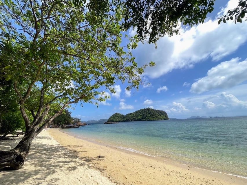 Krabi's Hong Island Speed Boat Blast with 360° Viewpoint - The 360-degree viewpoint hike