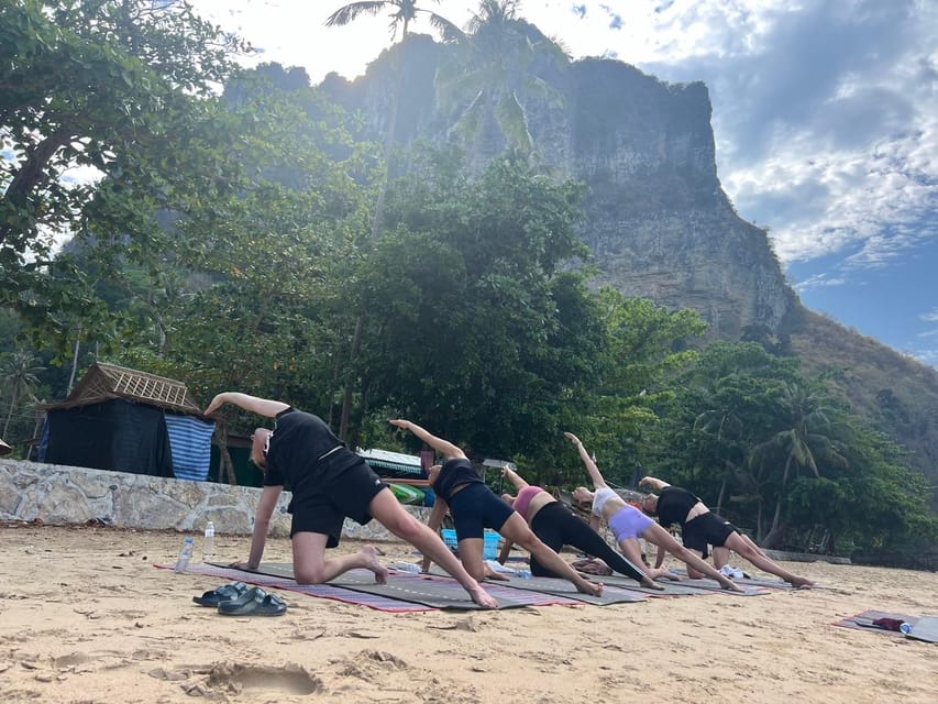 Krabi: Sunrise Yoga Balance Join-in Class - Meditation and relaxation at the end