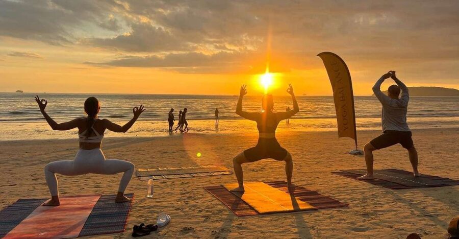 Krabi: Sunset Yoga Balance Join-in Class - The beach setting is the main attraction
