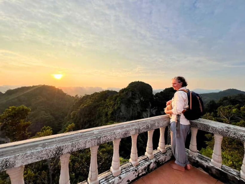 Krabi: Tiger Cave Temple Sunset Tour - Why Tiger Cave Temple works so well at sunset