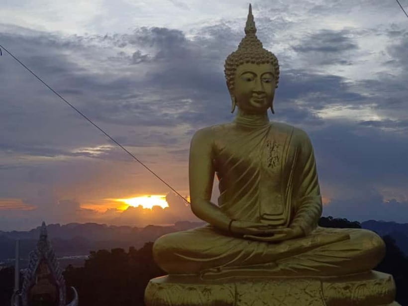 Krabi: Tiger Cave Temple Sunset Tour - The summit delivers the big reward