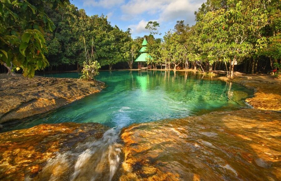 Krabi: Tiger Temple, Hot Springs & Crystal Pool Jungle Tour - The Emerald Pool and the rainforest trail