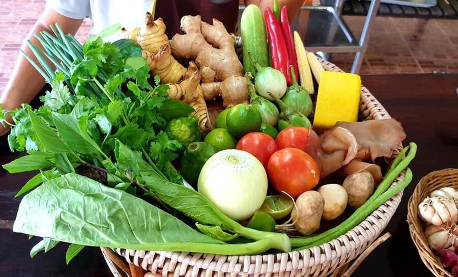 Krabi: Traditional Thai Cooking Class - Choosing dishes without creating too much food