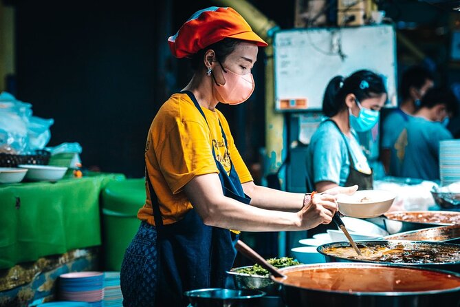 Lanna Kingdom Chiang Mai Food Tour with 15+ Tastings - Thanin Market: the most revealing stop