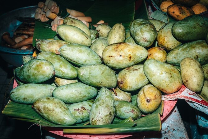 Lanna Kingdom Chiang Mai Food Tour with 15+ Tastings - What the guides add to the experience