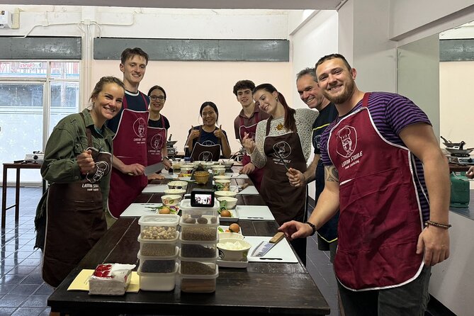 Lanna Smile Thai Cooking Class in Chiang Mai with Market tour - Morning or evening: choosing the right session