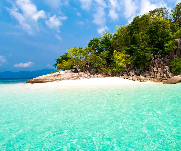 Lipe: Longtail Boat Snorkeling to Outer Islands Program B - The longtail boat experience