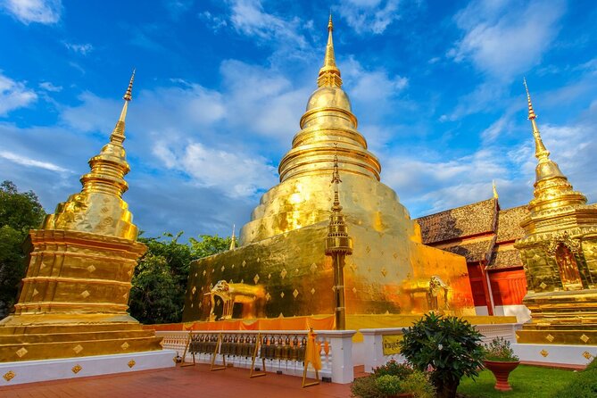 Long Neck Village, Silver Temple & Chiang Mai Top Cultural Sites - Wat Phra Singh and classic Lanna design