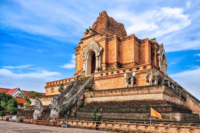 Long Neck Village, Silver Temple & Chiang Mai Top Cultural Sites - What the guide adds to the experience