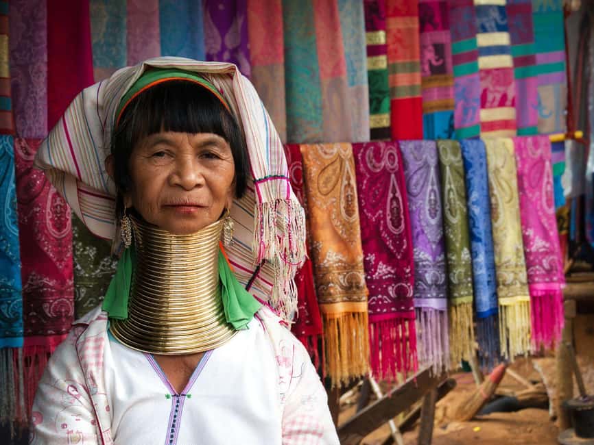 Long Neck Village, Silver Temple & Chiang Mai Top Sites - Meeting the Karen Padaung community