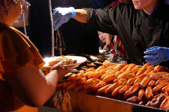 Luxury Dinner Cruise with Guide and Transfer (Opt. Executive Van) - Who should book this evening on the river