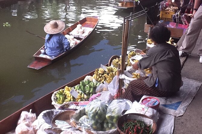 Maeklong & Damnoen Saduak Markets: Railway & Floating Market Tour - Guide quality and group organization