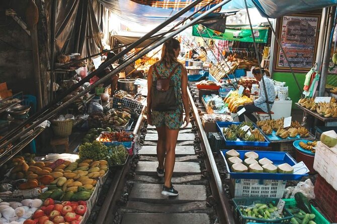 Maeklong Railway Market and Damnoen Saduak Floating Market Tour From Bangkok - Practical advice for a smoother morning