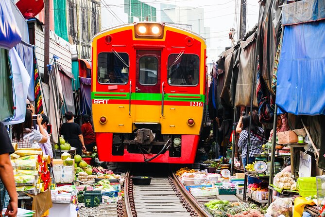 Maeklong Railway Market and Damnoen Saduak Floating Market Tour From Bangkok - What makes Maeklong worth the drive