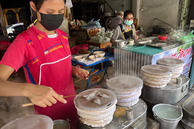 Michelin Guided Street Food Tour in Chiangmai: Thai Food Tour - Five to seven stops by car