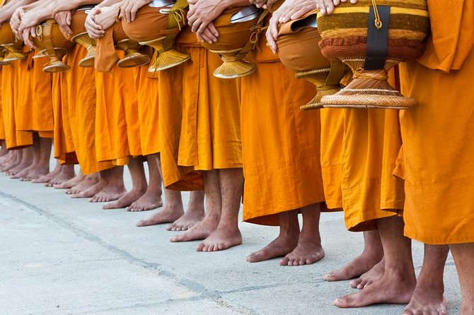 Morning Buddhist Almsgiving, Grand Palace and Flower Market Tour in Bangkok - Key points before you book