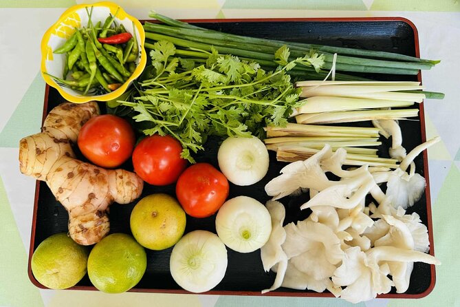 Morning Thai cooking class - Making curry paste from scratch