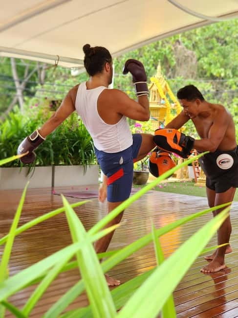 Muay Thai Boxing Class for Beginners - Why this one-hour Muay Thai class works for beginners