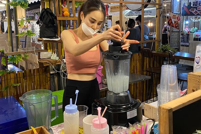 Night life in Bangkok - Jodd Fairs Train Night Market(Joint) - Quick facts about the Jodd Fairs night tour
