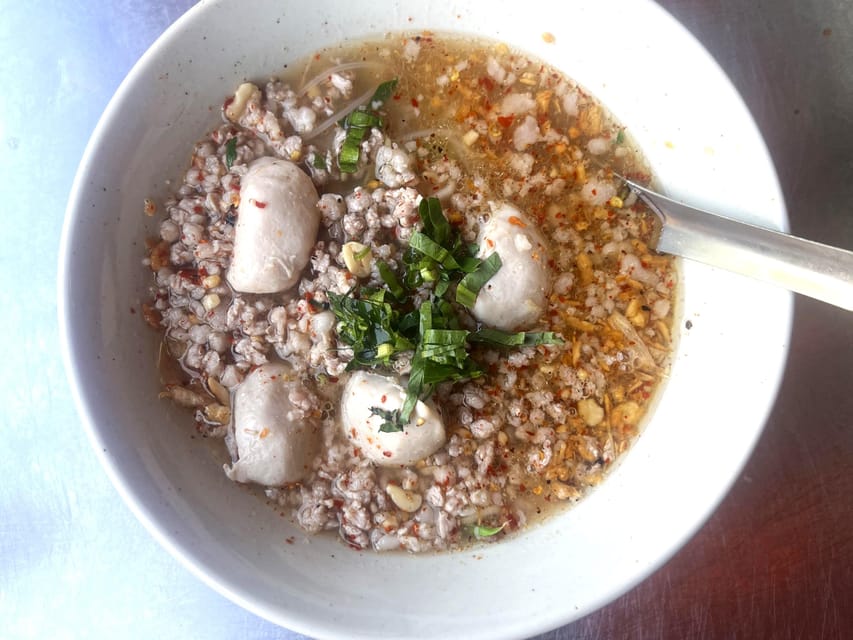 No Diet Club - Local food tour in Bangkok with many tastings - Small-group company and guide style